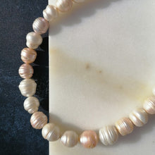 Load image into Gallery viewer, Pearl Necklace