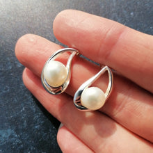 Load image into Gallery viewer, Classic Pearl Earrings
